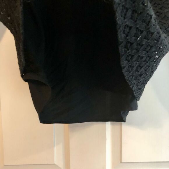 Ann Taylor Women's Gray Long Sleeve Knit Crochet Back with Black Lining Top Size - Picture 6 of 13